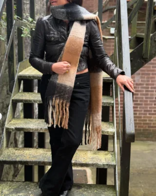 Staff pick of the week 📽️ 

Danielle wants to show off the new Parisian Scarves. At only £15 they are the coziest to wear on these colder days with a gorgeous mix of colours to accompany any out fit 🌈