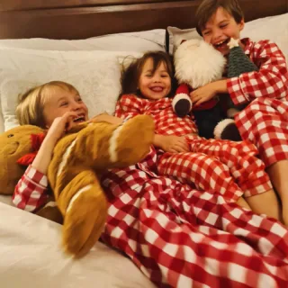 Twas the time for the Christmas Jellycats to come down from the attic...

I brought home a little treat from the shop too, the new Gingerbread Fred story to add to their collection, great story @jellycat ! The children loved it ❤️ 

Late night shopping Thursday 14th November, more details to follow ✨️